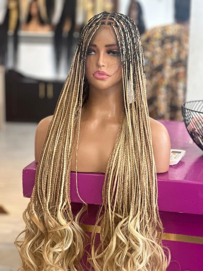 WIG SHANIA - KNOTLESS BLEND FRENCH CURLS